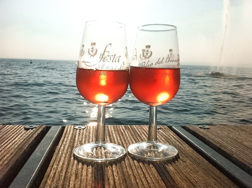 Dass alljährliche Weinfest in Bardolino am Gardasee ist ein herrlicher TIpp für alle, die im Herbst noch etwas la dolce vita genießen möchten.